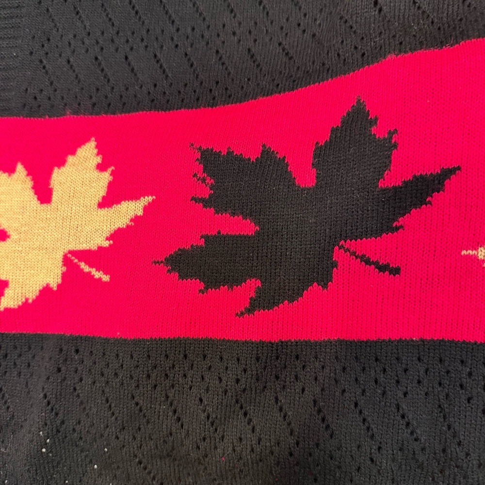 Colorful Maple Leaf Patterned Scarf - image 5